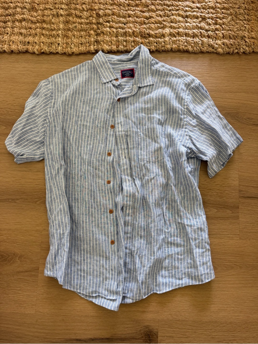 UNTUCKit Blue and White Vertical Stripe Short-Sleeve Button-Up Shirt